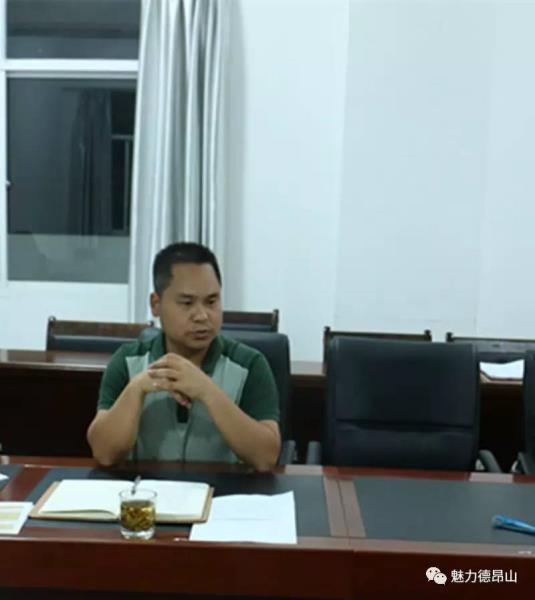 乡党委副书记、乡长杨爱明