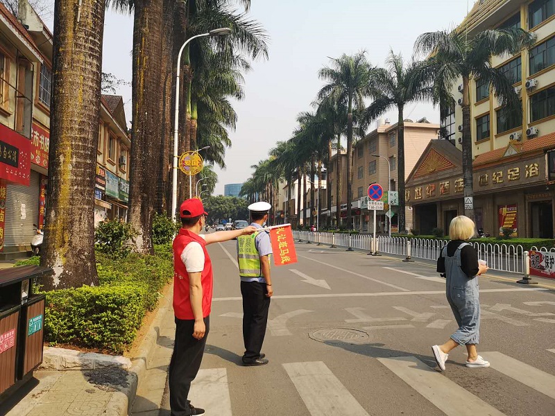 4月1日 开展“礼让斑马线 文明我接力”文明实践活动2jpg222