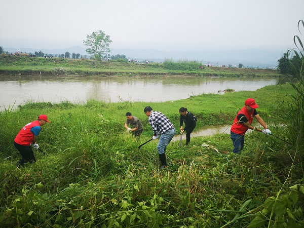 2020年10月23日，到芒市大河清理整治河道4