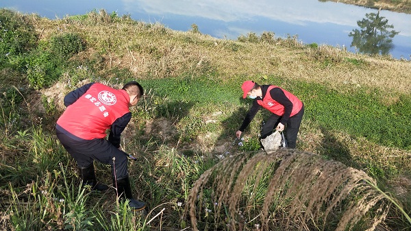 2021年2月9日组织开展春节期间爱国卫生专项整治工作图片13