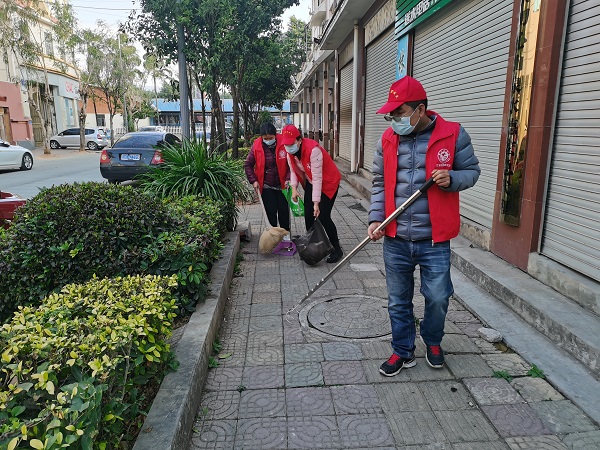 2021年2月9日组织开展春节期间爱国卫生专项整治工作图片17