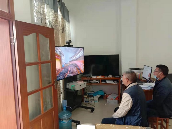 2021年2月25日集中学习观看全国脱贫攻坚总结表彰大会2