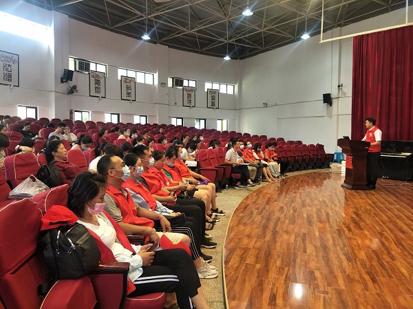 2021年5月19日 在四小翠提校区开展主题党日暨防震减灾知识进校园讲座 规范防震疏散演练活动1