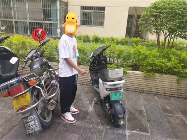 885E152B-340A-47a8-B33F-343B245BE01E