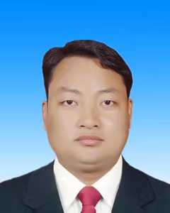 朗岩练证件照（）蓝白渐变底