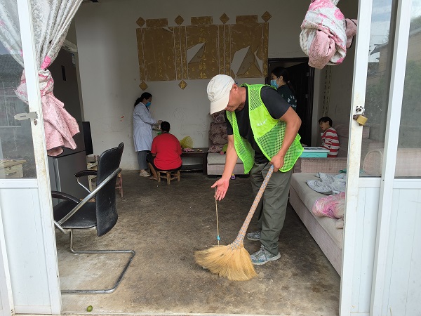 9.12党群服务中心到各村开展阳光家园项目活动