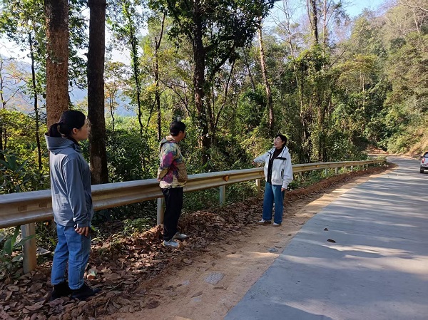 看防护栏，在户允村片区