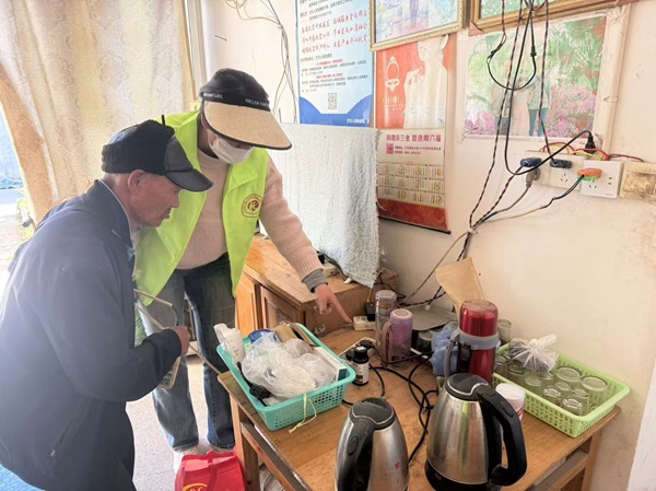 探视关爱 安全隐患排查