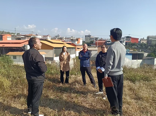 1.16市环保局组织工程师到风平辖区实地开展农村生活污水治理项目选址意见评估