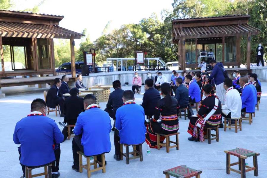 2.省委宣讲团到三台山乡出冬瓜村宣讲党的二十大精神