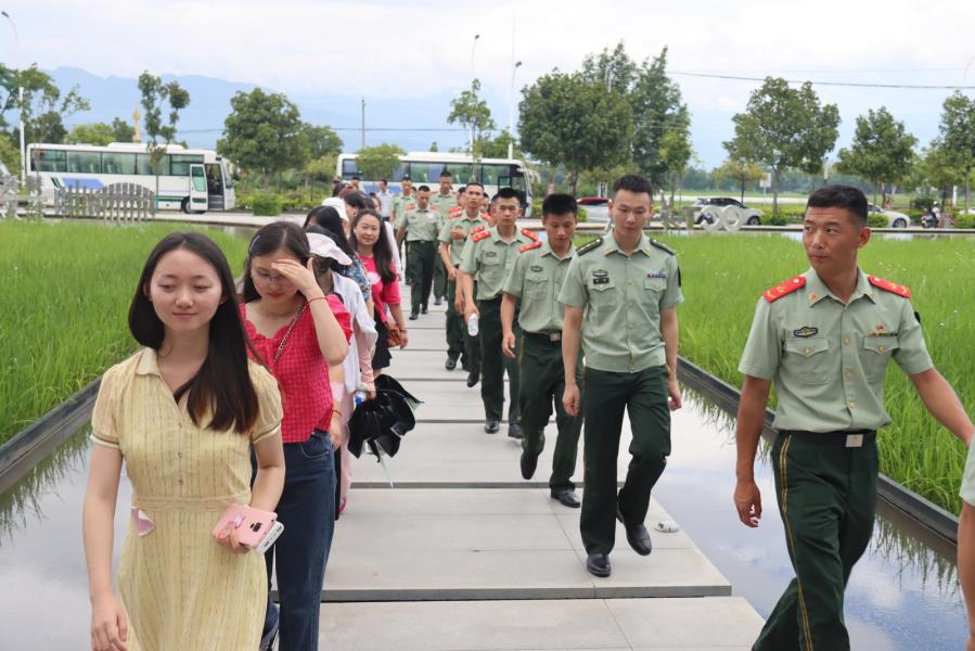 54bef37f-c684-4f23-9f39-09e9cc58588f_l