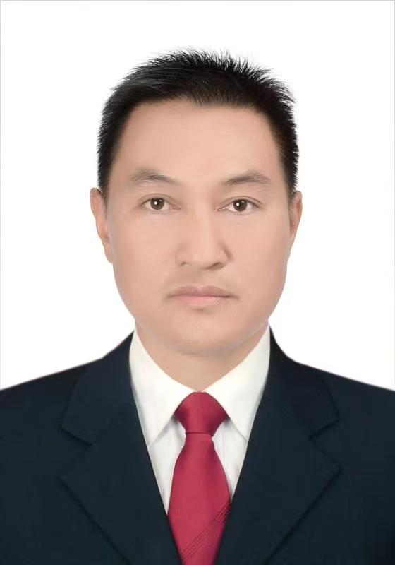 李方正副局长正规照